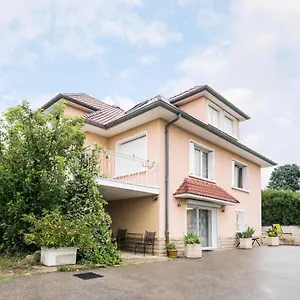 Appartement Independant En Maison A 15 Min De Lyon, Saint-Symphorien-dʼOzon